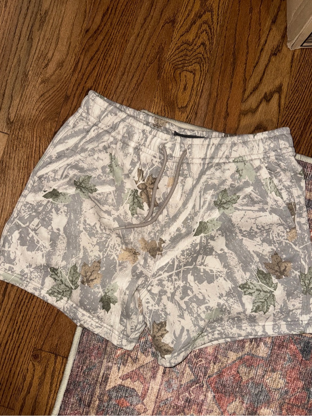 Abercrombie & Fitch men’s camo sweatshorts